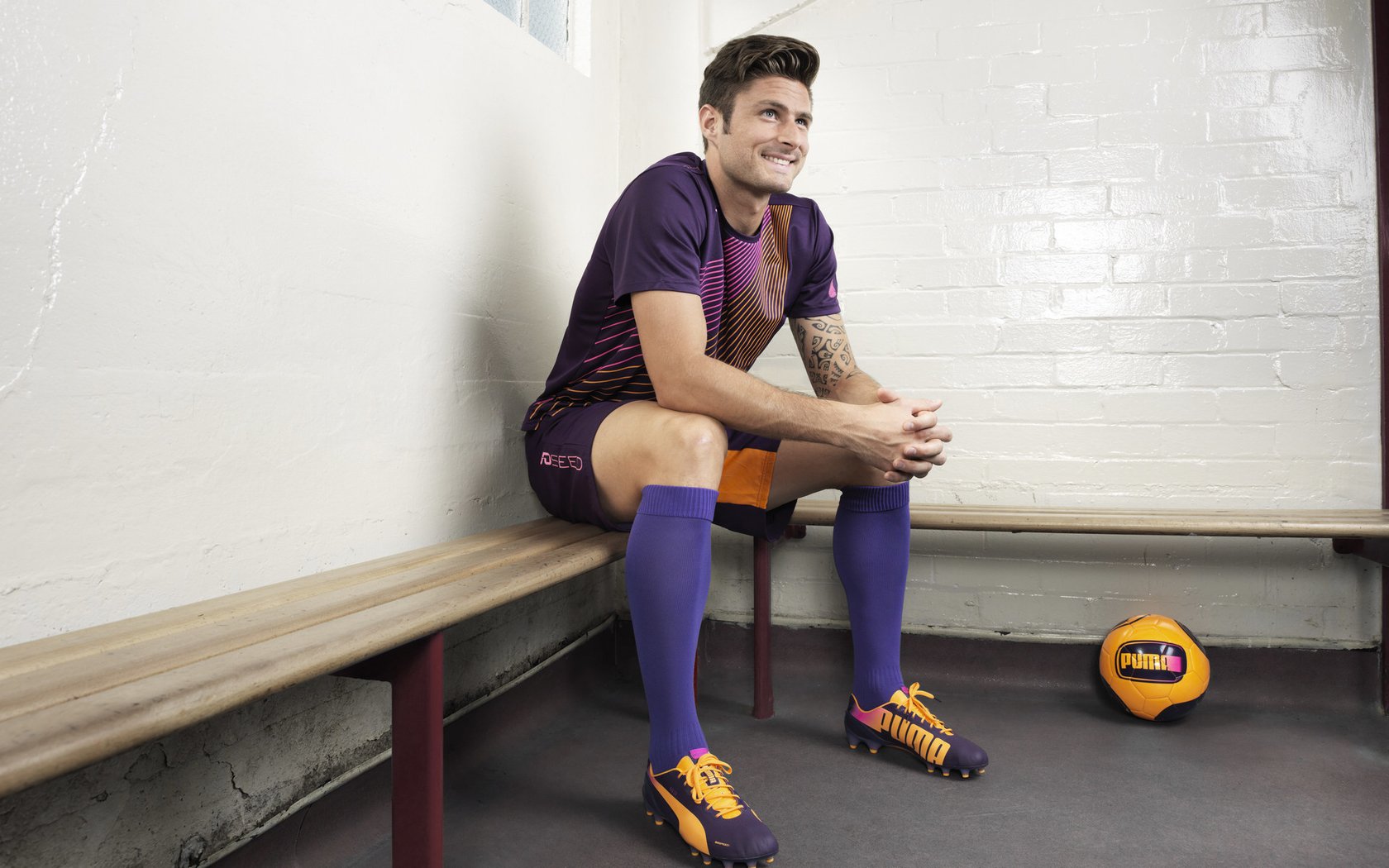 华体会体育平台-英超球队技术统计助力快速轮换效率提升，英超各队转会一览